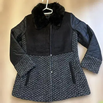 퍼가 달린 퀼팅 롱 코트