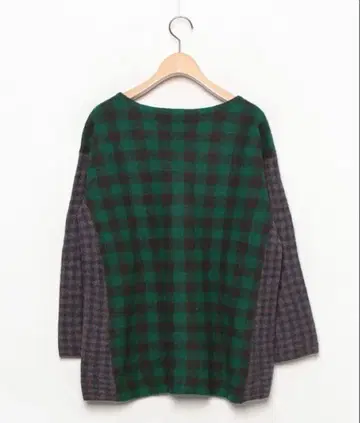 그린과 그레이 체크 무늬 긴팔 니트