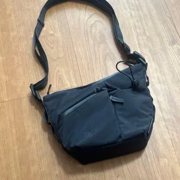 ALPAKA SLING & SHOULDER FLOW SATCHEL 2L