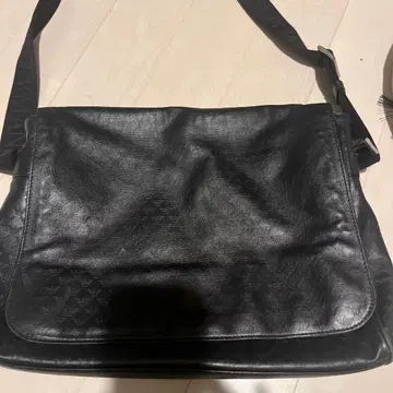 블랙 숄더백 합성 피혁