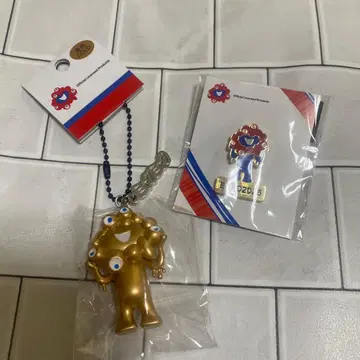 간사이 만박 미야쿠미야쿠 마스코트 골드 키링 핀 배지