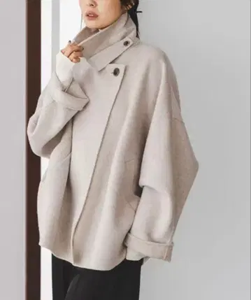 Noble Super160s 리버 돌먼 숏코트 베이지 S 사이즈