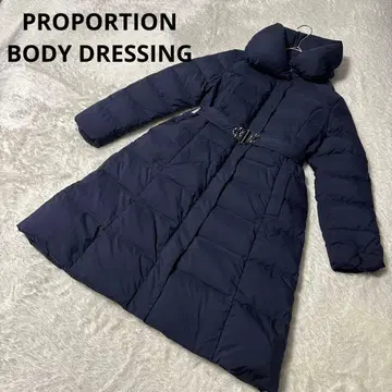 프로포션 바디 드레싱 네이비 롱 다운 자켓 비쥬 벨트
