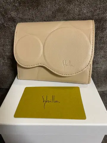 Shilla 시빌라 베이지 이단 접이식 지갑 새상품 박스 포함
