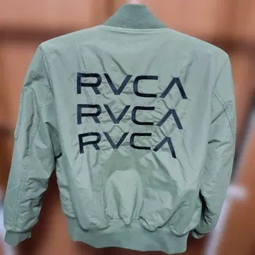 RVCA 올리브 그린 MA-1 자켓