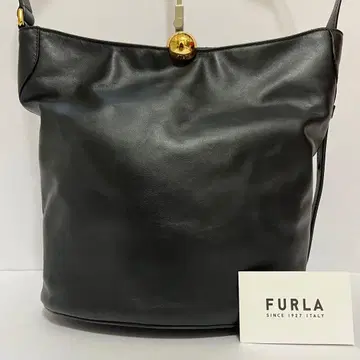 현행 모델 새상품급 훌라 스페라 숄더백 소프트 가죽 블랙