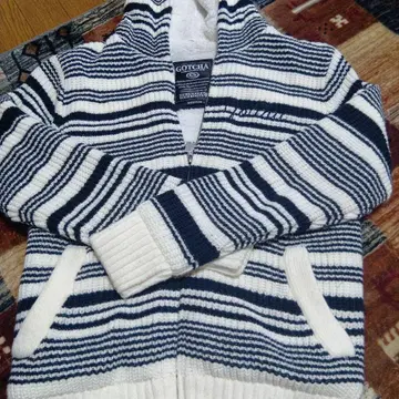 GOTCHA 네이비와 화이트 스트라이프 스웨터 M