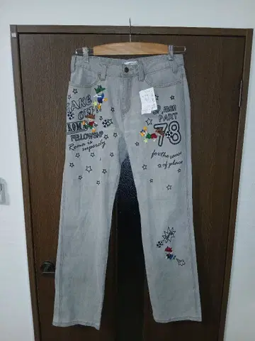 Edel weiss 자수 디자인 그레이 데님 팬츠