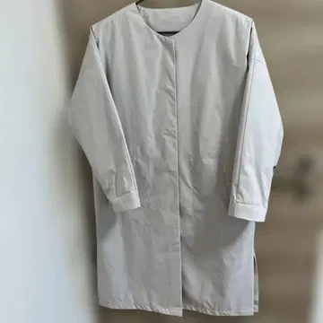 라이트 베이지 노카라 코트