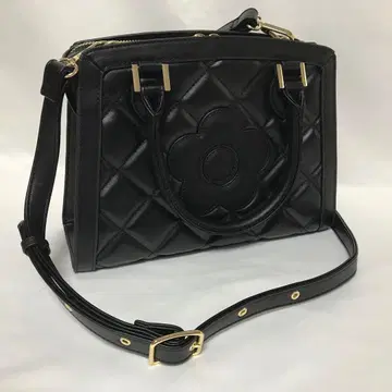 MARY QUANT 스퀘어 퀼트 데이지 패치 2WAY 토트 블랙