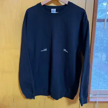 retaW FRAGRANCE 크루넥 맨투맨 블랙