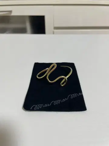 작가 moe 1점 놋쇠 뱅글 츠즈리