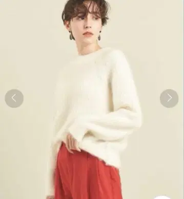 유나이티드 애로우즈 모헤어 블렌드 크루넥 래글런 슬리브 니트 화이트