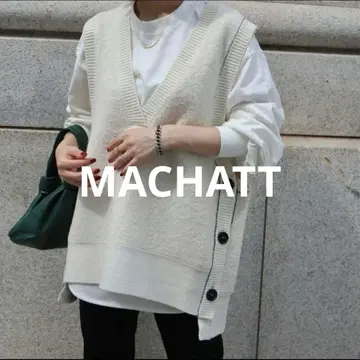 컨디션 최상 마차트 사이드 버튼 니트 베스트 아이보리 V넥