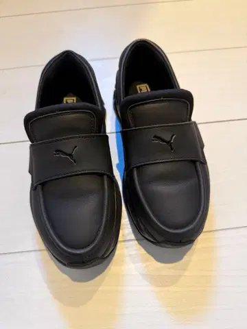 PUMA 블랙 스니커즈 23cm