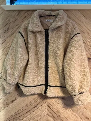 베이지 보아 자켓