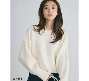 [ 미사용 새상품 ] 베이스먼트 온라인 보트넥 크롭 니트 화이트