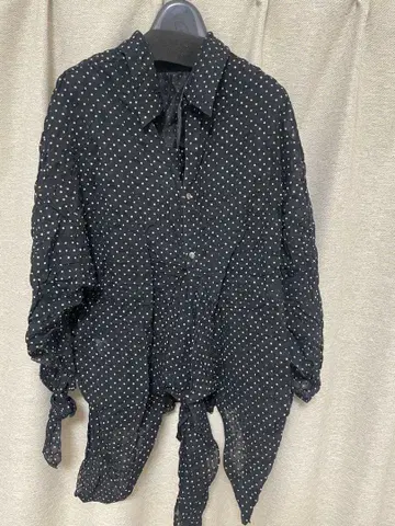 IRENE 아이레네 도트 무늬 블랙 셔츠 36