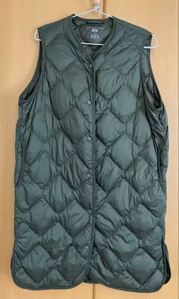 UNIQLO 다크 그린 퀼팅 다운 베스트 S