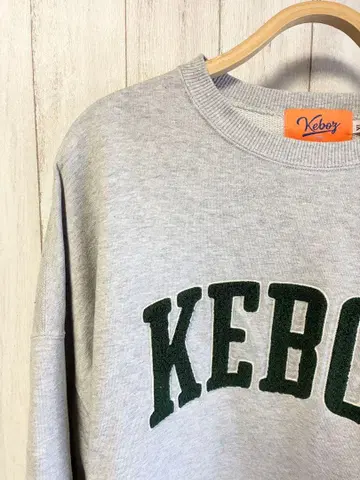 Keboz 그레이 자수 로고 트레이닝복