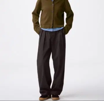 gu 배럴 레그 치노 턱 팬츠 다크 브라운