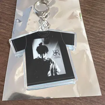 유리 아시아 투어 2025 랜덤 복권 아카이브 T셔츠 키링