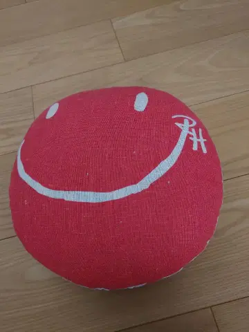 론 헤르만 쿠션 스마일 니코짱 빨간색