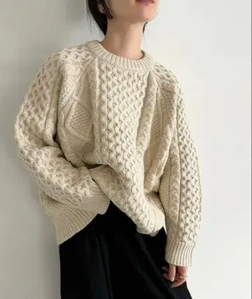 빈티지 스타일 케이블 니트 아이보리