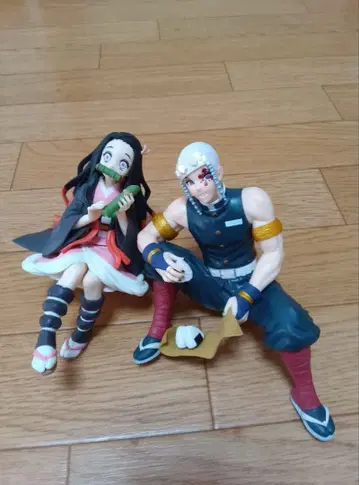 귀멸의 칼날 네즈코와 우즈이 텐겐 피규어 세트