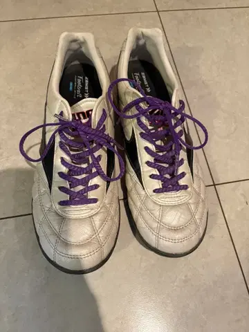 모렐리아 트레이닝 슈즈 24.0