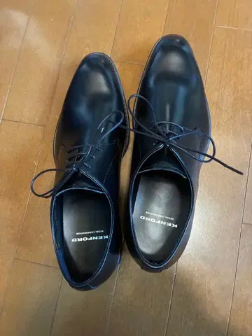 KENFORD 블랙 가죽 드레스 슈즈