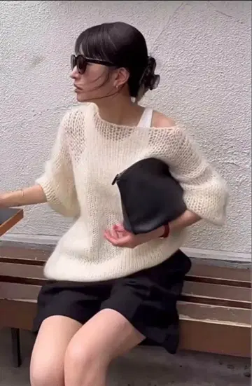 CLANE 하프 시어 루즈 모헤어 니트 탑스