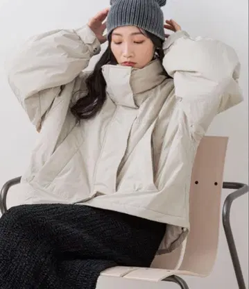 LOWRYS FARM 몬스터 숏코트 아이보리