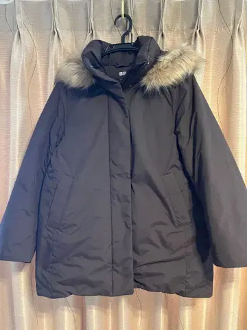 UNIQLO 다크 브라운 하이브리드 다운 코트