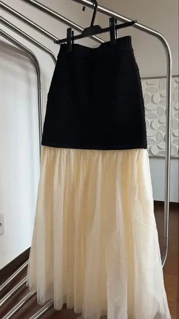 AKTE 플레어 스커트 블랙/크림