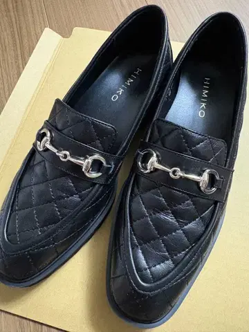 HIMIKO 블랙 퀼팅 로퍼 23.5cm