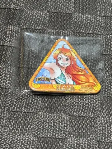 [ 도쿄 원피스 타워 한정판 ] 나미 통가리 캔뱃지