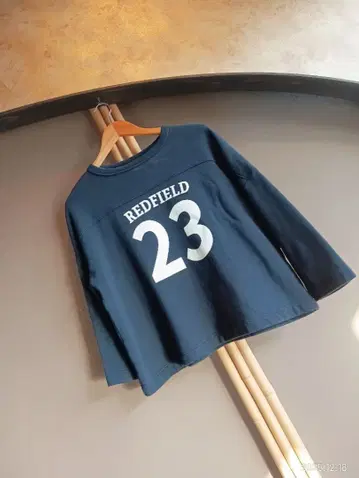 her. 맨투맨 네이비