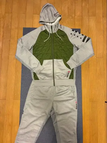 리복 후드 부착 맨투맨 상하의 퀼팅