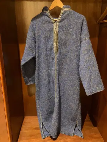 후드 부착 파랑 롱 코트 / 주라바