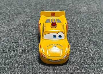 토미카 카즈 라이트닝 맥퀸