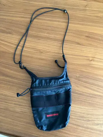 BRIEFING 블랙 사코슈