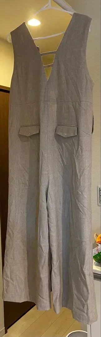 Bou Jeloud 그레이 살로펫 V넥