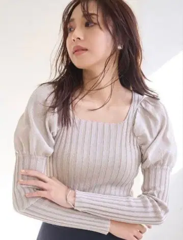 미사용 새상품 시어 퍼프 리브 니트 IVR