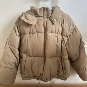 베이지 후드 부착 숏 다운 자켓