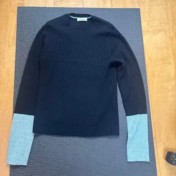 그린 레이블 릴랙싱 리브 니트 긴팔 블랙