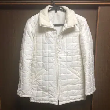 UNIQLO 화이트 퀼팅 자켓
