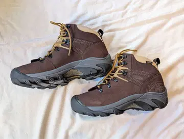KEEN x MOUNTAIN RESEARCH PYRENEES 피레니즈