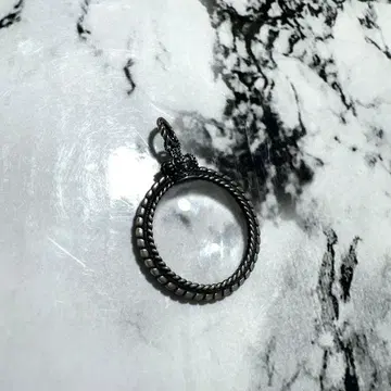 저스틴 데이비스 VOYAGER 루페 펜던트 탑 목걸이