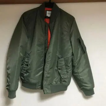 GAP MA-1 스타일 자켓 일본 M 사이즈?